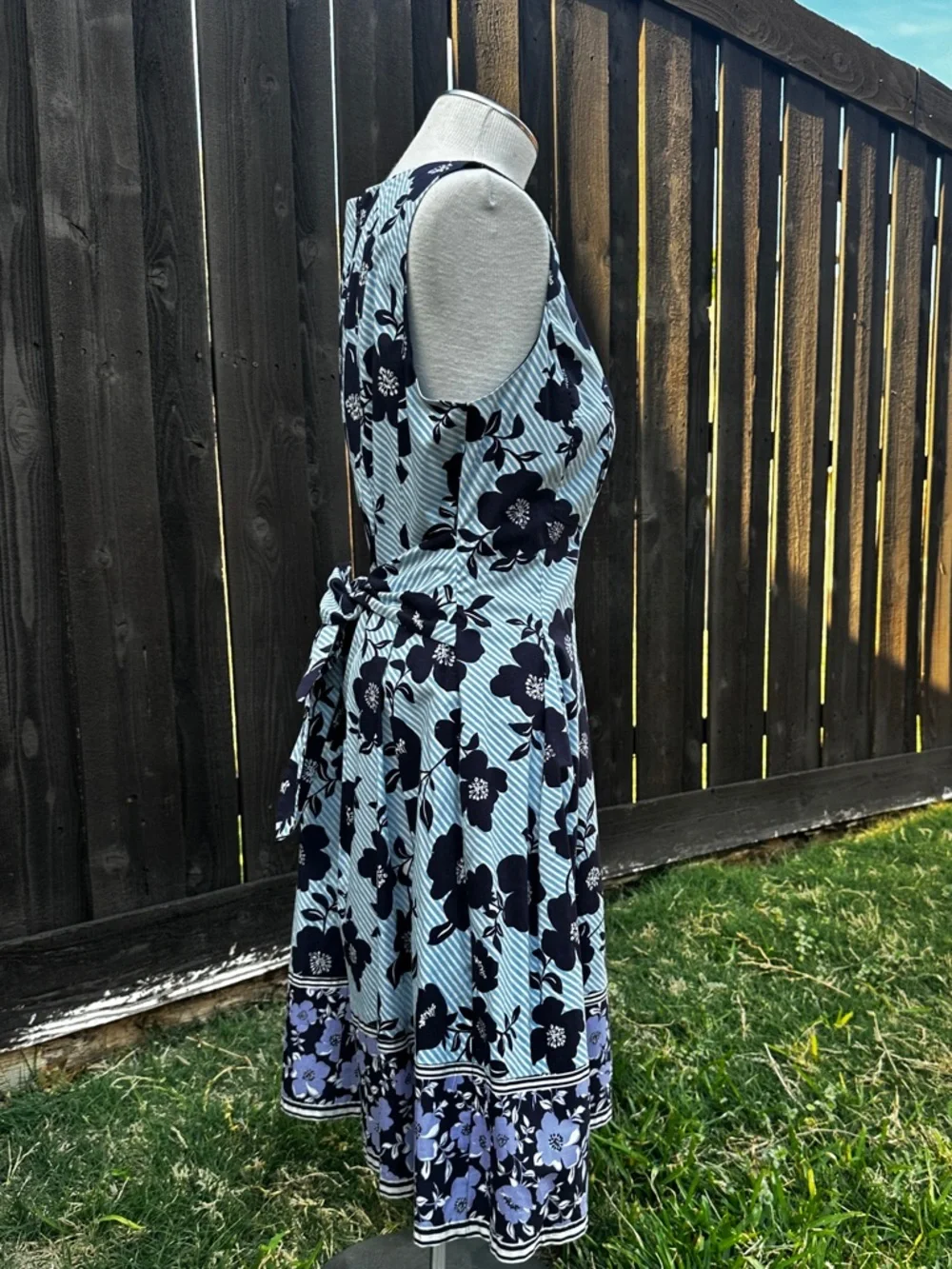 Vince Camuto navy lavender floral dress sleeveless A-line lined size 6 NWT - Picture 3 of 12